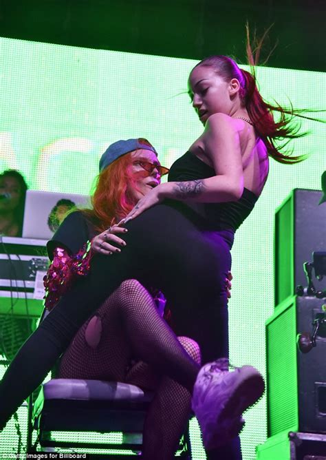 Bella Thorne Kisses Girl On Stage At Billboard Hot 100 Music Festival Daily Mail Online