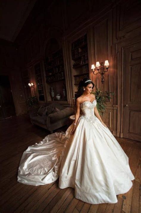 I would growing up i never fantasized about my dream wedding, but i did vow that divorce would not be an option if i ever got married. My dream wedding dress - designer Pnina Tornai worn by ...