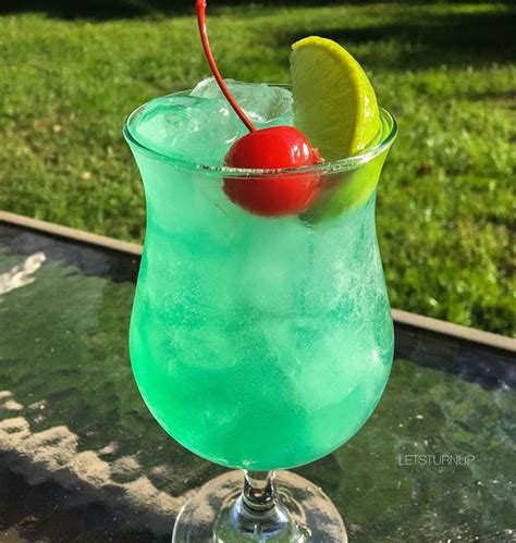 It's part of our commitment to responsible drinking. Apple Royalty! 1 1/2 oz. Crown Royal Apple 1/2 oz. Apple Schnapps 1/2 oz. Blue Curacao 2 oz ...