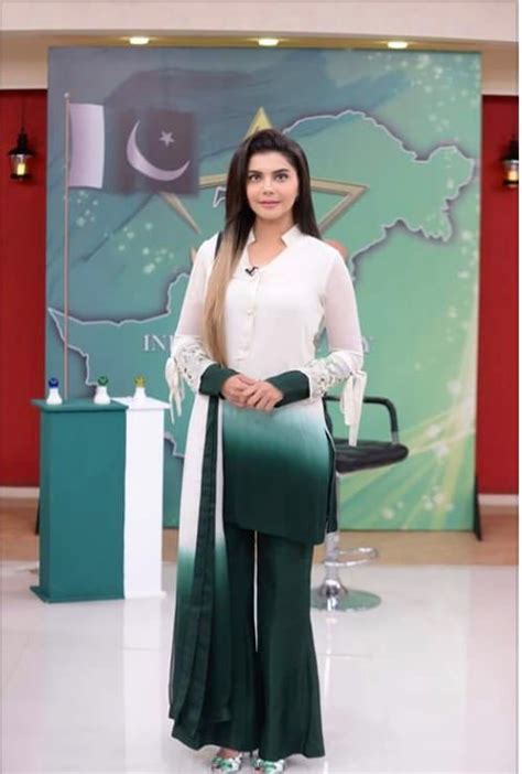 Pakistani Celebrities Independence Day Celebrations Reviewit Pk