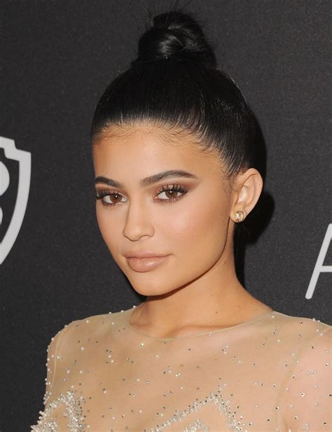 Y'all kylie jenner just did the impossible: Kylie Jenner makeup: 33 times we wanted to copy her look