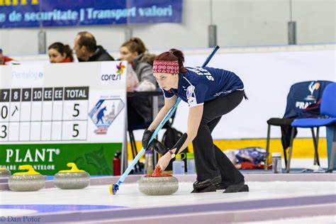 Yuvcw6mn Curling Player At European Curling Championsh Flickr