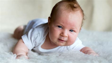 2 aylık bebek gelişimi nasıl olur? | Anne - Baba