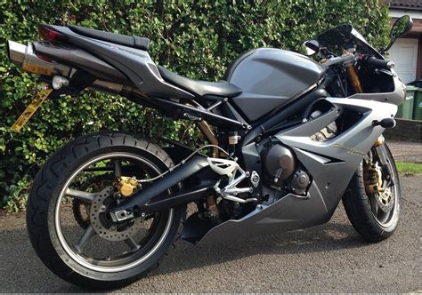 2006 Triumph Daytona 675 Grey 06 Very Good Cond Low Miles Only 9087 Miles
