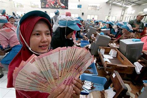 JOSSS! BLT Subsidi Gaji Diperpanjang di 2021, Berikut ...