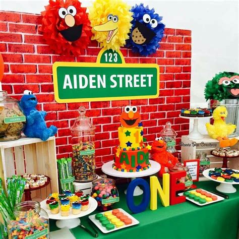 Which one will you plan to celebrate another year of life? Elmo Birthday Party Ideas 2 Year Old Awesome 2nd Birthday ...