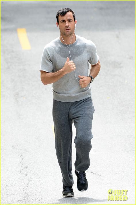 Justin Theroux Was Embarrassed By Attention From Sweatpants Photo Photo 3773506 Justin