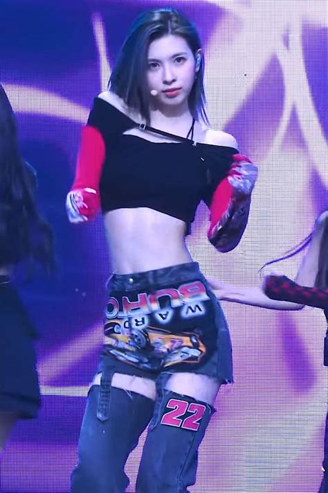 Bae Nmixx In 2022 Stage Outfits Fashion Outfits