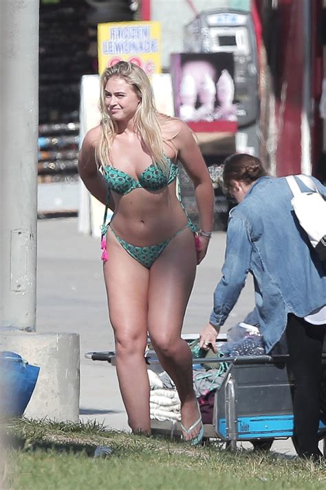 Iskra Lawrence Iskralawrence Shows Off Her Bikini Body