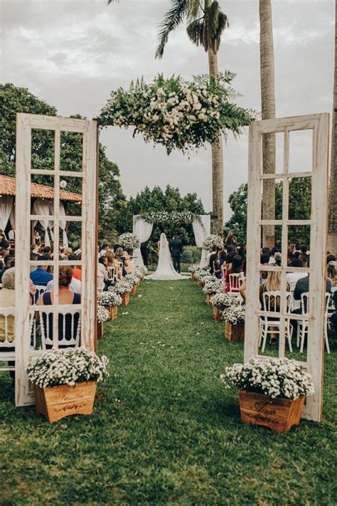 Outdoor Wedding Decorations On A Budget