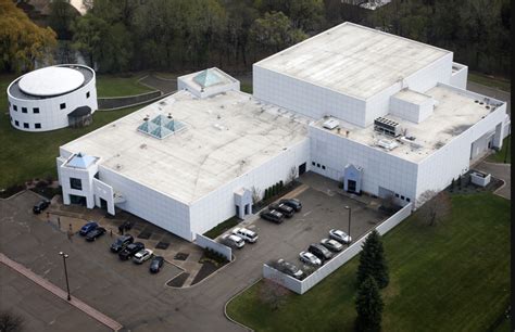 Inside Paisley Park Where Princes Brilliant Purple Reign Ascended And Ended Prince The