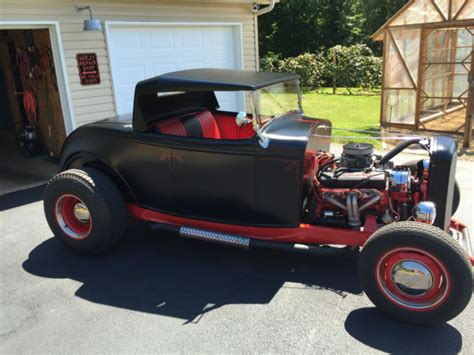 An Absolutely Beautiful 32 Ford Roadster Street Rod With Removable Hard