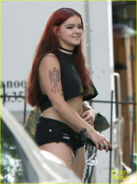 Ariel Winter Wears Crop Top And Tiny Shorts For New Movie Photo 3691690 Ariel Winter Photos