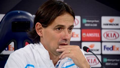 Simone inzaghi memberikan pujian kepada para pemain belakangnnya yang berhasil menahan para pemain depan ac milan untuk mencetak gol. Lazio, Simone Inzaghi è convinto: "Impariamo dalle ...