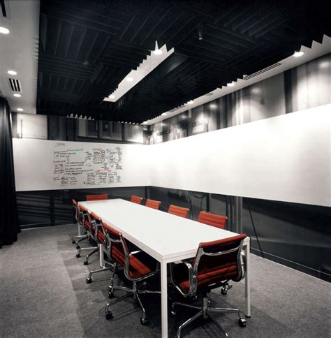 Whiteboard Walls And Modern Table Cool Office Office Space Design