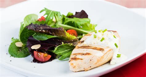 Refrigerate the dressing until the chicken is done. Grilled Chicken Breasts with Blue Cheese Sauce - Astro