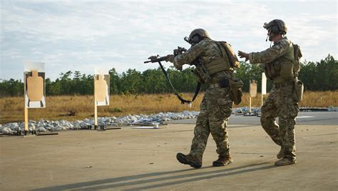 A Green Beret From 3rd Special Forces Group Airborne Takes On His