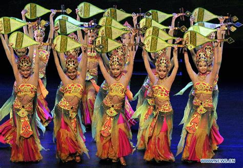 Dunhuang Dance Show Debuts In Macao Cn