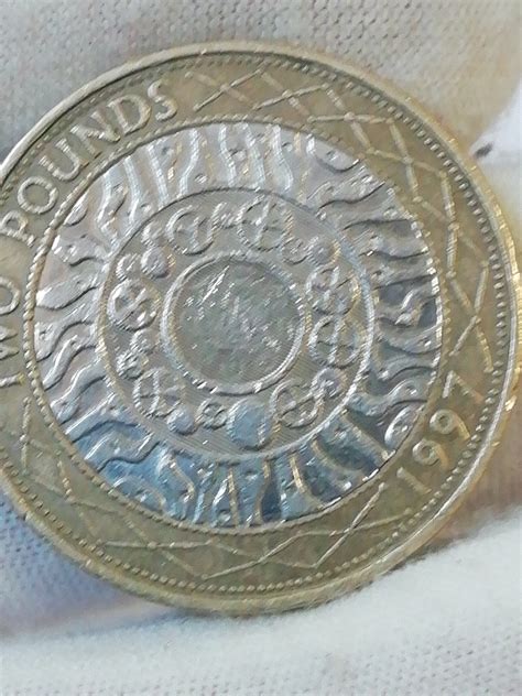 Very Rare 2 Pound 1997 Coin Standing On The Shoulders Of Etsy