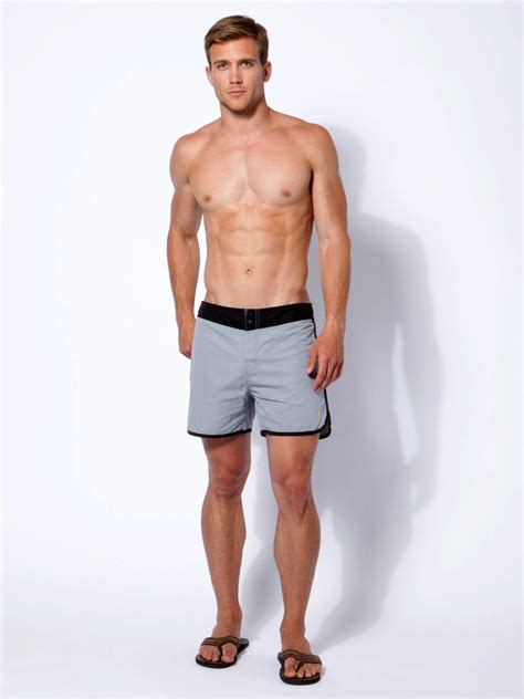 What Shorts To Wear With Short Legs For Men