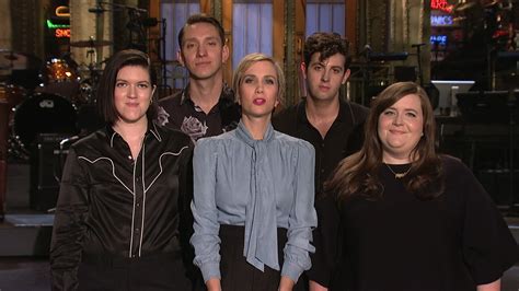 Watch Saturday Night Live Sneak Peek SNL Host Kristen Wiig Aidy Bryant The Xx Get Funky