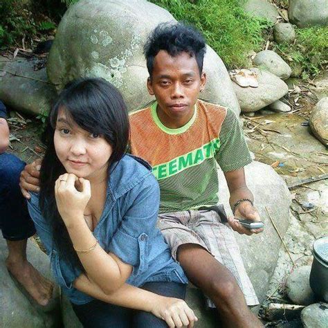 Gambar Orang Jelek Sedih