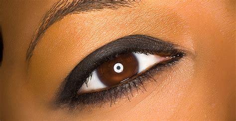 How do you apply eyeliner to the bottom lid. Eyeliner Styles: Change Your Whole Look by Changing Your ...