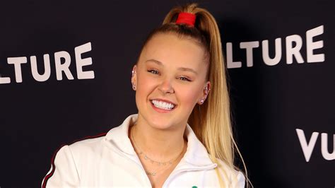 Jojo Siwa Chopped Off Her Hair Into A Super Short Pixie With An Undercut Photos Allure