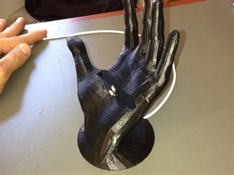 Thingiverse is a universe of things. 3D-Vorlage: iPhone 5 Dock Hand - Download - CHIP