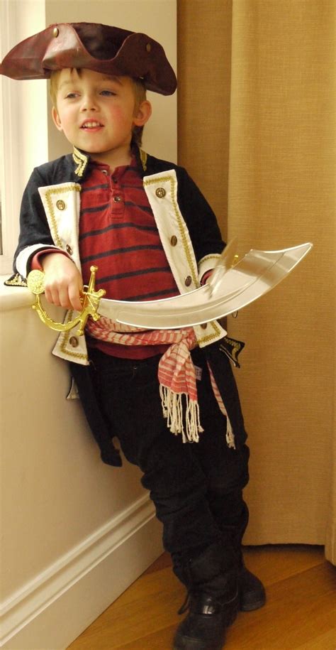 10 Attractive Homemade Pirate Costume Ideas For Kids 2023