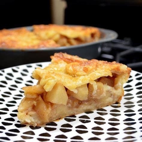 Honey Crisp Apple Pie With Cream Cheese Crust Honey Crisp Apple Pie Honey Recipes Recipe