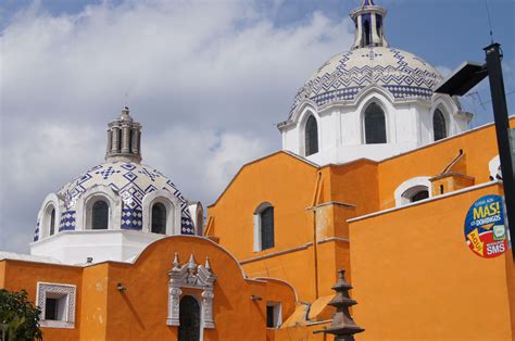 Vista Lateral De La Catedral De Tlaxcala