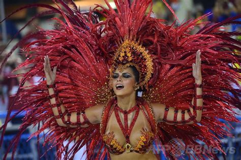 リオのカーニバル、パレードで熱狂最高潮に 写真39枚 国際ニュース：afpbb News
