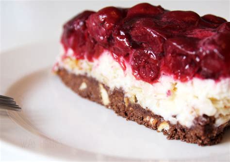 Kuchen aus dem backofen nehmen und etwas abkühlen lassen. Rezept: Schichttorte mit Nutella, Zwieback, Buko, Kirschen,...