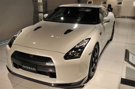Nissan Gt R Spec V On The Racetrack New Video