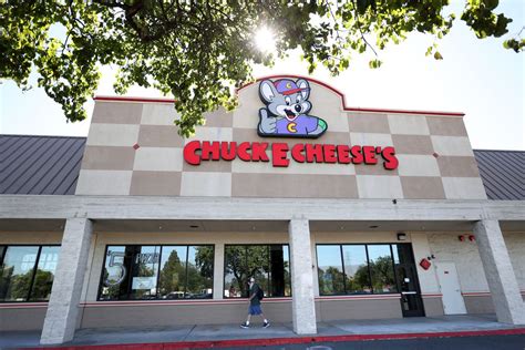 Chuck E Cheeses Parent Company Files For Chapter 11 Bankruptcy