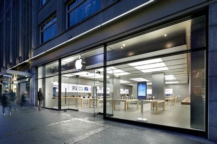 The revamped cupertino campus apple store infinity loop. Swiss cheesed off after Apple store iPhone does Samsung ...