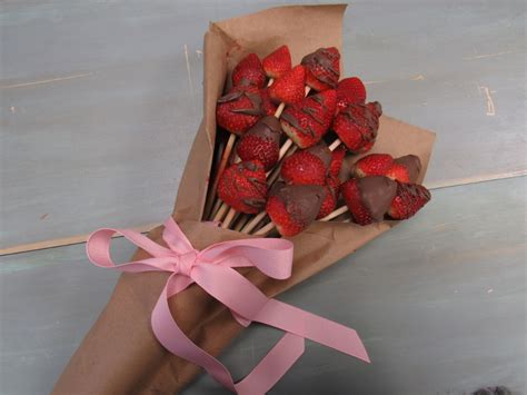 How To Make A Chocolate Covered Strawberry Bouquet Berry Chatty