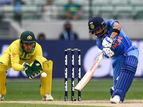 India Vs Australia Live Score 3rd Odi Virat Kohli Ms Dhoni Put India