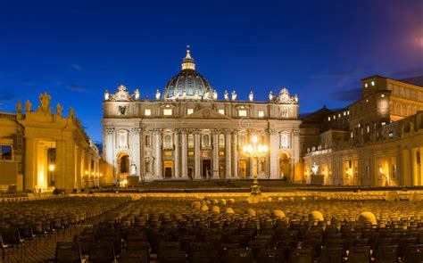 Vista Di Notte Della Basilica Di St Peter S A Roma Vaticano Immagine