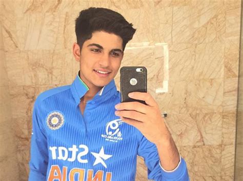 Are you aware of the shubman gill age? Shubman Gill Wiki, Age, Girlfriend, Family, Records ...
