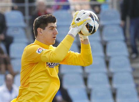 Courtois An Historic Glove Story English Version