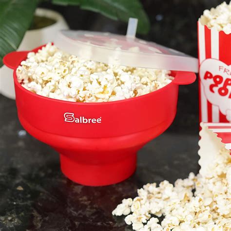 These microwave popcorn poppers help you enjoy a bowlful of popcorns