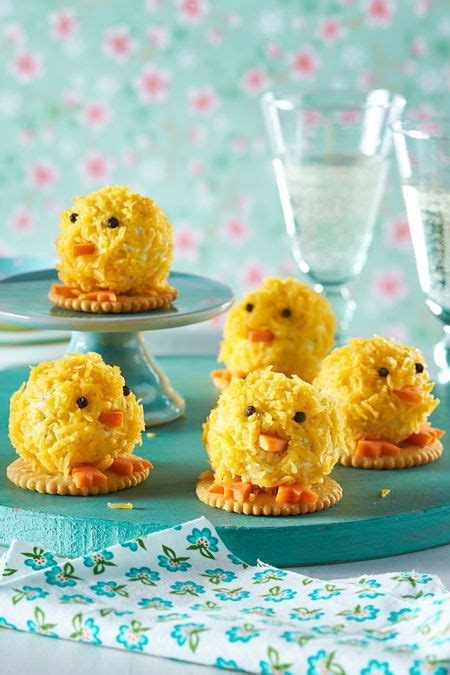 Einen leckeren kuchen backen macht spaß! Frischkäse-Osterküken-Bällchen | Rezept | Brunch ideen ...