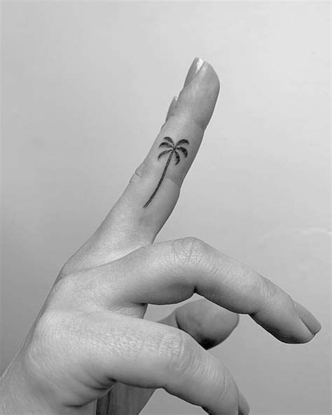 24 Palm Tree Finger Tattoo Ellyneinoras