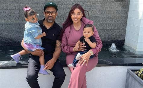 Mike Epps Wife Kyra Epps And Kids Pose In Sweet Photo Hayti News