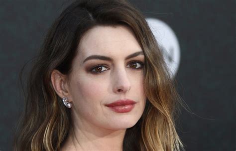 Anne Hathaway On How Marriage Has Changed Her Who Magazine