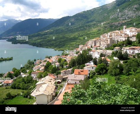 Lago Di Barrea Immagini E Fotos Stock Alamy