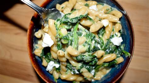 I haven't heard of maggi before, i'd like to try it sometime. One-pot spinach and feta mac and cheese