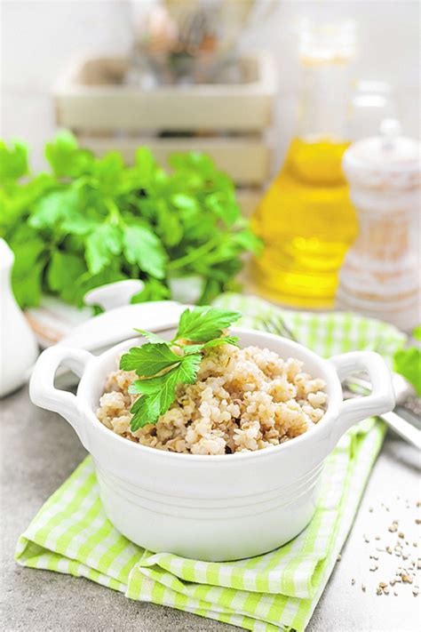 Air putih tidak memiliki kalori sama sekali dan tak akan menyebabkan kenaikan berat badan karena tidak memili kalori. Barli Pengganti Nasi, Bantu Turunkan Berat Badan. Sesuai ...